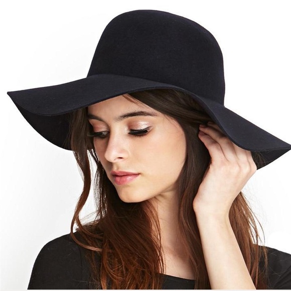 Steve Madden Accessories - Steve Madden Elegant Black Wide-Brim Hat